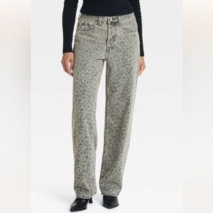 Universal Thread Light Beige Leopard Print Mid-Rise 90's Baggy Jeans